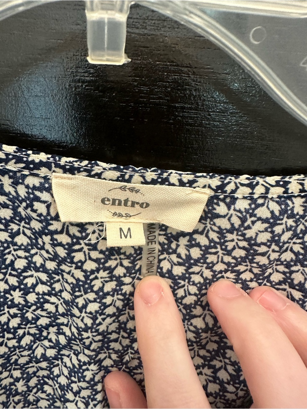 Entro Navy Short-Sleeve Button Top with Micro Floral Print Smocked Back M - Picture 5 of 6